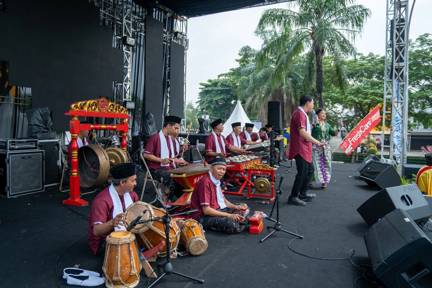 Penampilan gamelan Orkes Gambang Cisadane